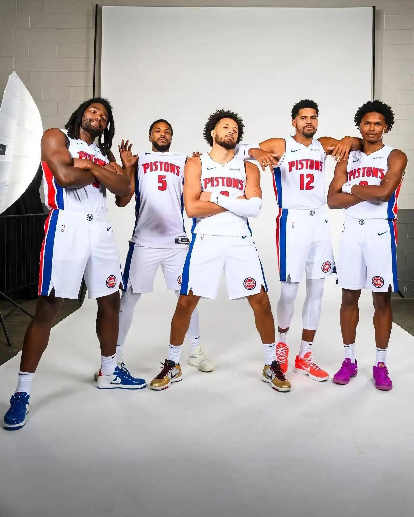 NBA焦点战：凯尔特人主场逆转猛龙,（NBA重磅对决：凯尔特人主场上演逆转击败猛龙）